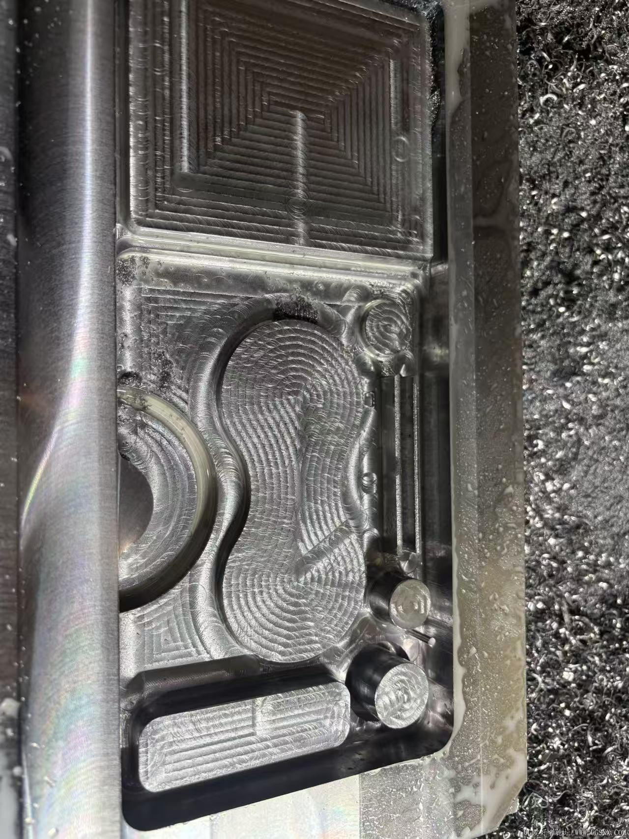 加工出来全是刀纹，D10平底刀4刃，S4100,F1000,Q0.1